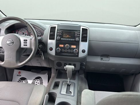 Used 2013 Nissan Frontier SV w/ SV Value Truck Pkg RWD image 18