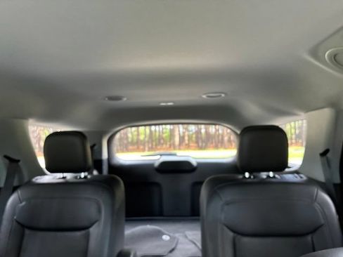 Used 2022 Ford Explorer XLT w/ Equipment Group 202A RWD image 33