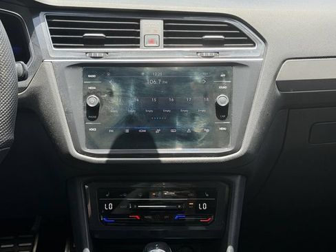 Certified 2022 Volkswagen Tiguan SE R-Line FWD image 17