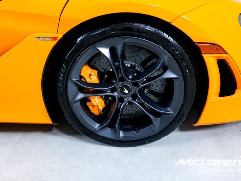 Used 2019 McLaren 720S image 23