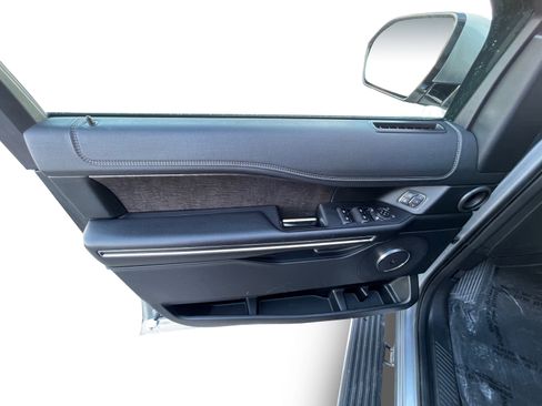 Used 2021 Ford Expedition Max Limited image 21