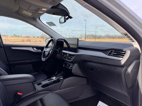 Used 2025 Ford Escape Platinum image 23
