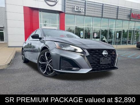Certified 2023 Nissan Altima 2.5 SR w/ SR Premium Package FWD image 2
