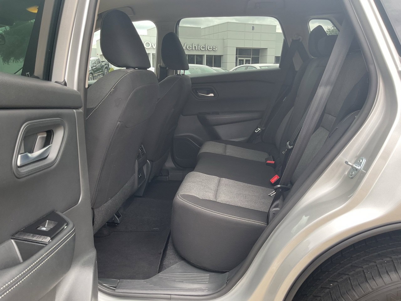 Used 2025 Nissan Rogue SV FWD image 10