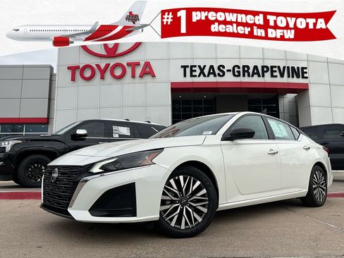 Used 2025 Nissan Altima 2.5 SV image 1