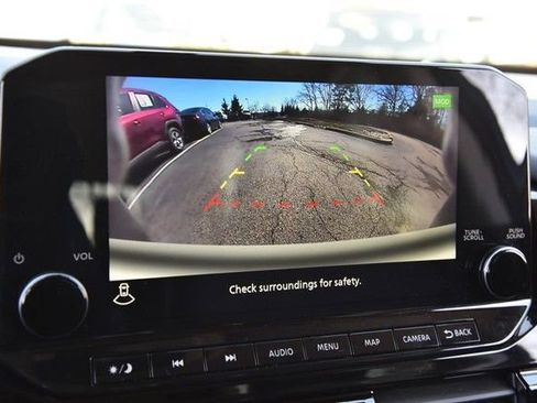 Certified 2025 Nissan Pathfinder SL w/ SL Premium Package image 15