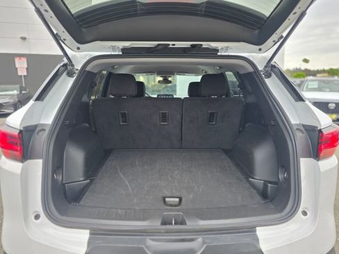 Used 2025 Chevrolet Blazer LT FWD image 12