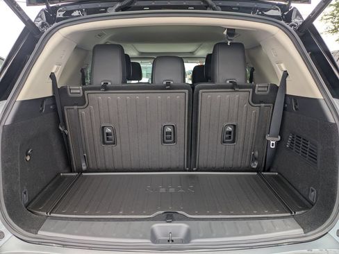 New 2026 Nissan Pathfinder Platinum w/ Cargo Package FWD image 26