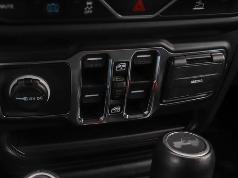 Used 2023 Jeep Wrangler Sahara w/ Cold Weather Group image 30