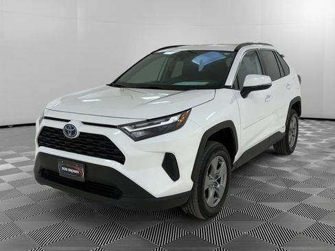 Used 2024 Toyota RAV4 LE image 7