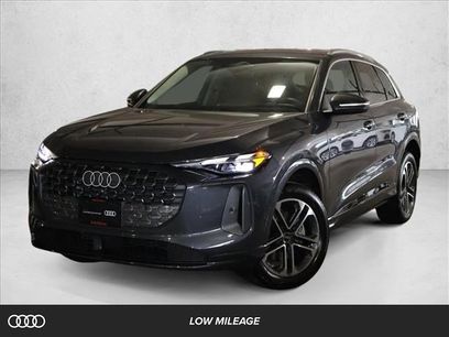 Used 2025 Audi Q5 Premium w/ Convenience Package