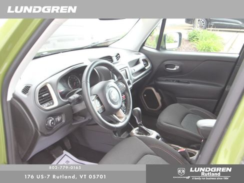 Used 2016 Jeep Renegade 75th Anniversary AWD/4WD image 13