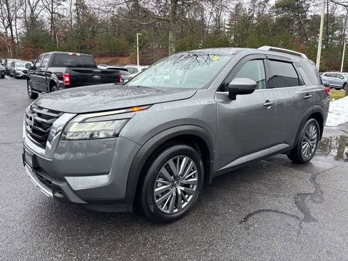 Used 2025 Nissan Pathfinder SL w/ SL Premium Package image 7