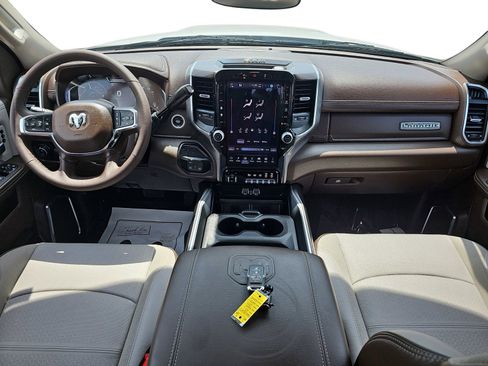 Used 2025 RAM 2500 Laramie AWD/4WD image 10