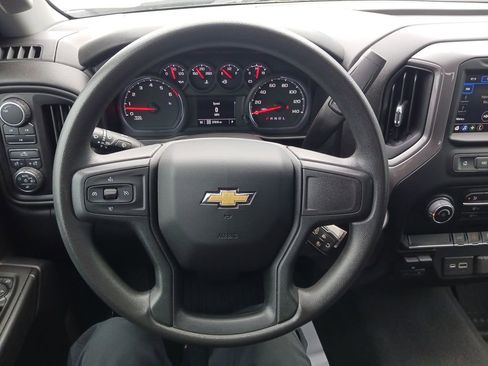 Used 2022 Chevrolet Silverado 2500 Custom w/ Custom Value Package image 17