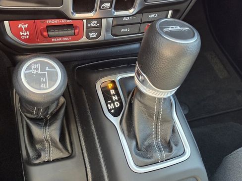 Used 2025 Jeep Gladiator Rubicon AWD/4WD image 23