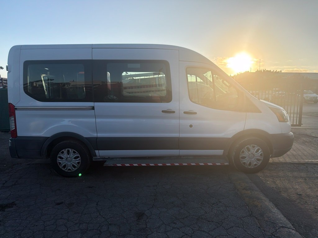Used 2018 Ford Transit 150 XL RWD image 5