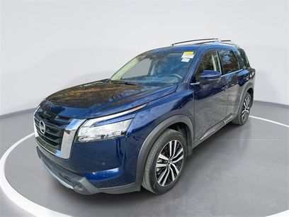 Used 2024 Nissan Pathfinder Platinum w/ Cargo Package