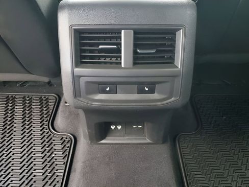 Used 2023 Volkswagen Atlas Cross Sport SEL Premium R-Line image 21