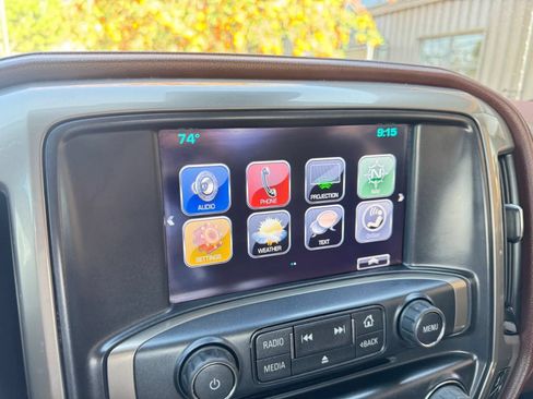 Used 2017 Chevrolet Silverado 2500 High Country w/ Duramax Plus Package AWD/4WD image 17