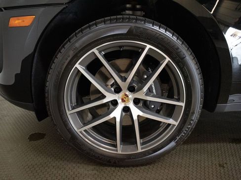 New 2026 Porsche Macan image 15