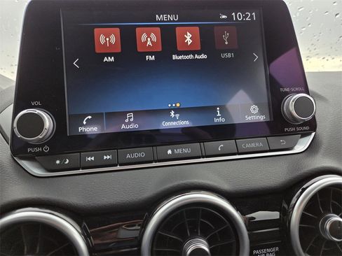 Used 2025 Nissan Sentra SR w/ SR Premium Package image 9