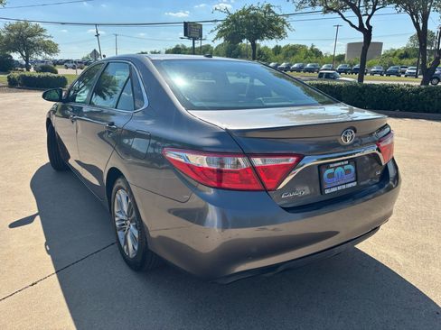 Used 2016 Toyota Camry SE image 8