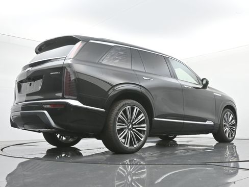 New 2026 Cadillac Vistiq Premium Luxury w/ LPO, Floor Liner Package image 19