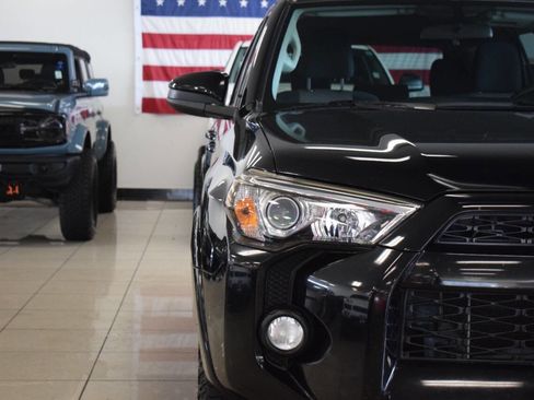 Used 2014 Toyota 4Runner SR5 image 8