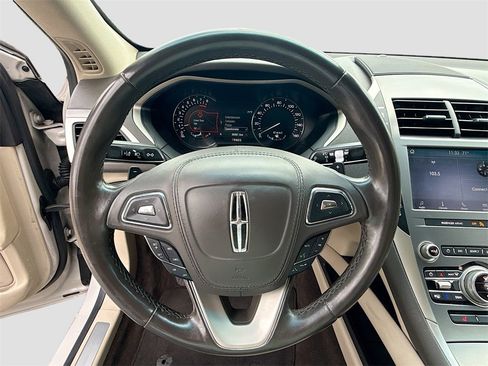 Used 2019 Lincoln MKZ Premiere image 12