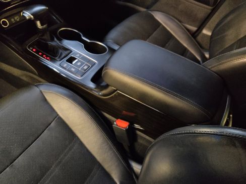 Used 2019 Kia Sorento EX image 26