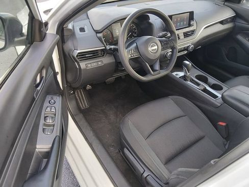 Certified 2024 Nissan Altima 2.5 S FWD image 9
