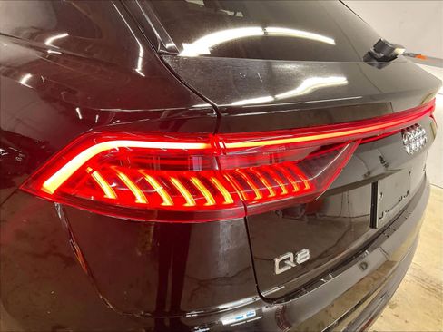 Used 2020 Audi Q8 Premium Plus w/ Premium Plus Package image 29