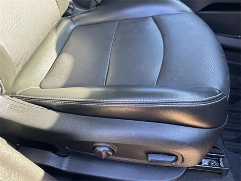 Used 2022 GMC Terrain SLT image 14