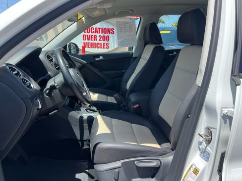 Used 2017 Volkswagen Tiguan S FWD image 14