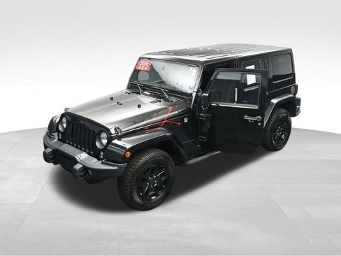 Used 2016 Jeep Wrangler Unlimited Sahara AWD/4WD image 43