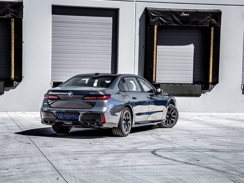 New 2026 BMW 760i xDrive w/ Executive Package AWD/4WD image 9