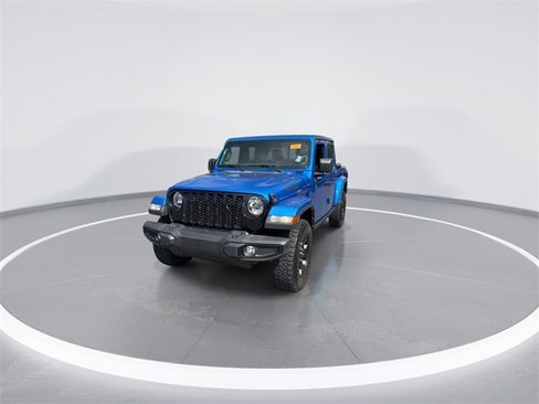 Used 2021 Jeep Gladiator Willys image 3