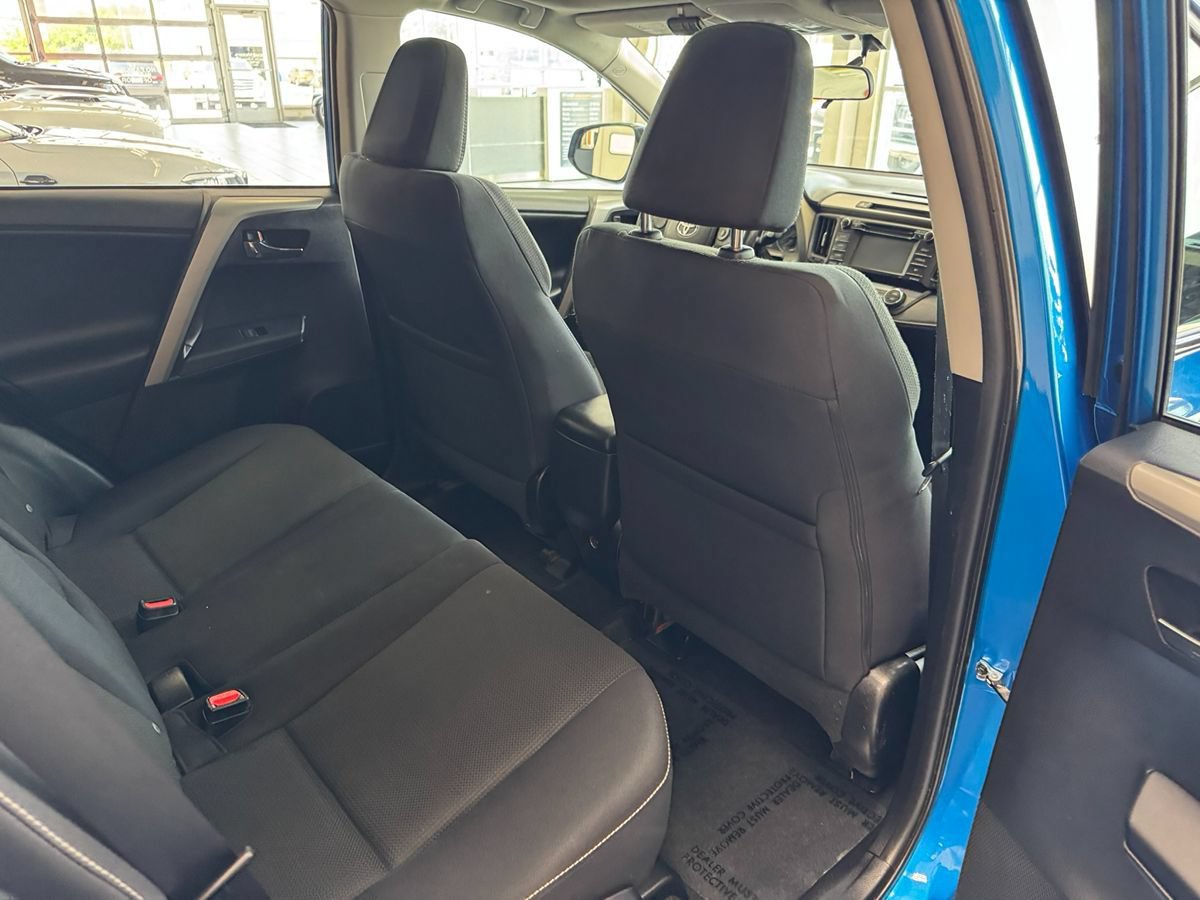 Used 2016 Toyota RAV4 XLE AWD/4WD image 47