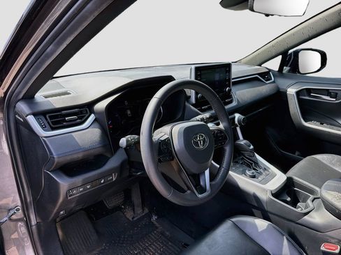 Used 2020 Toyota RAV4 XSE w/ XSE Grade Weather Package AWD/4WD image 9
