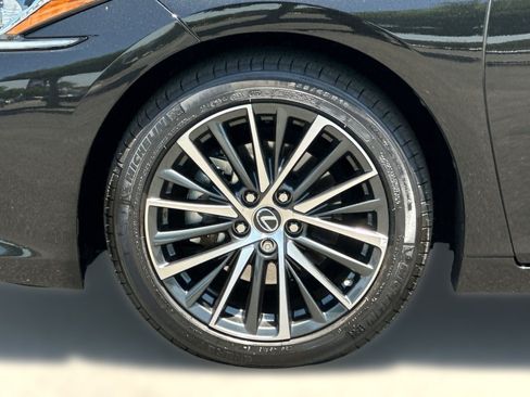 Certified 2025 Lexus ES 300h w/ Premium Package FWD image 13