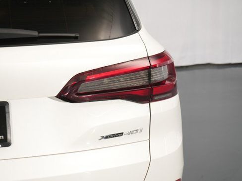 Used 2023 BMW X5 xDrive40i w/ Premium Package image 22