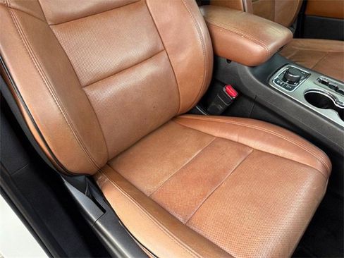 Used 2011 Jeep Grand Cherokee Overland image 18