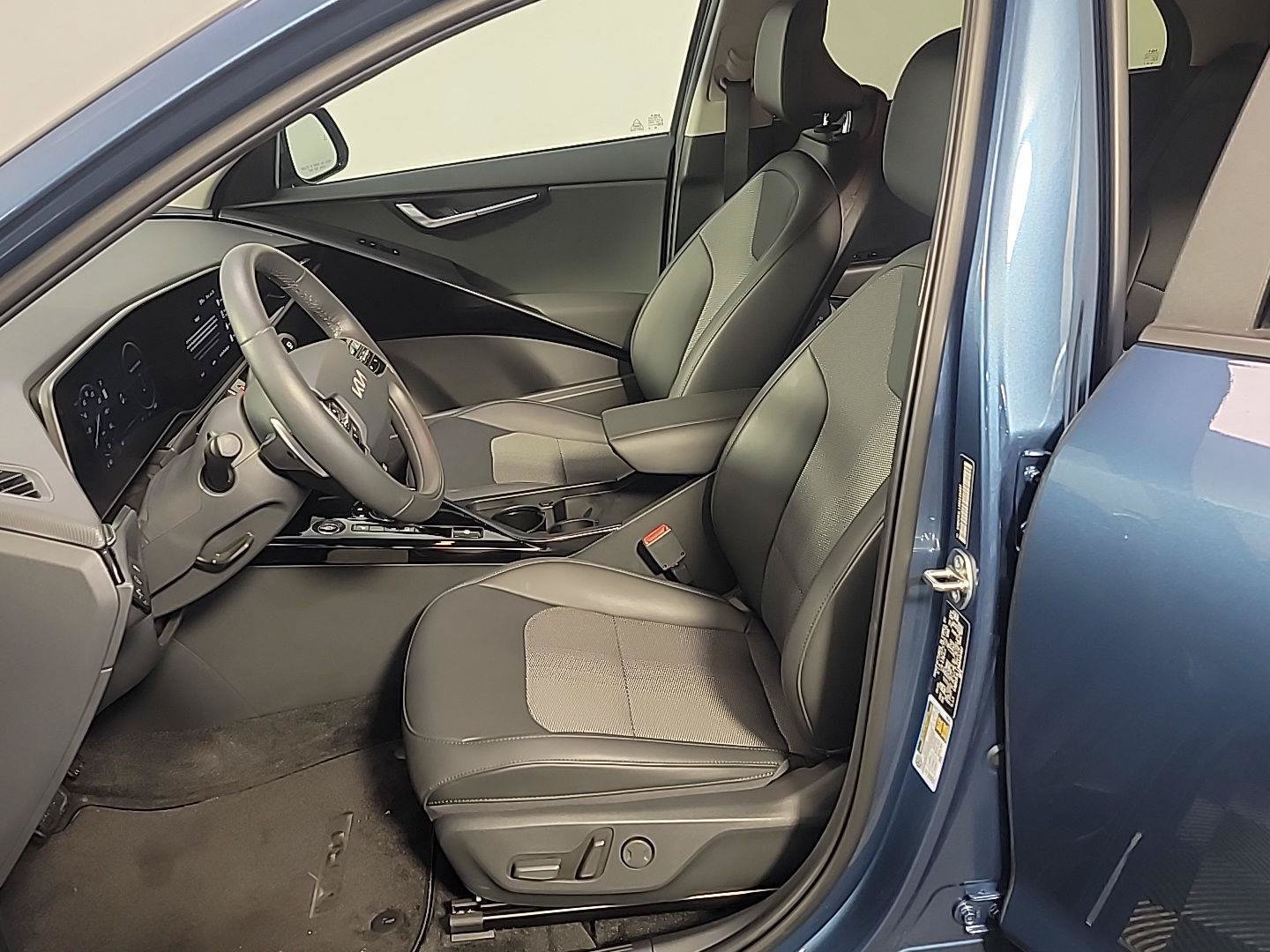 Certified 2025 Kia Niro Wind w/ Wind Preserve Package FWD image 20