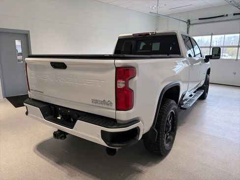 Used 2021 Chevrolet Silverado 2500 High Country w/ Z71 Off-Road Package AWD/4WD image 8