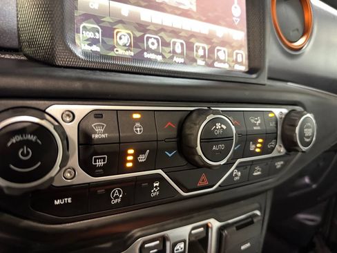 Used 2020 Jeep Gladiator Mojave AWD/4WD image 30