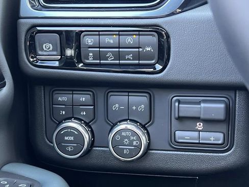 New 2026 GMC Yukon AT4 w/ AT4 Premium Plus Package image 30