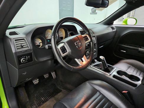 Used 2011 Dodge Challenger R/T RWD image 13
