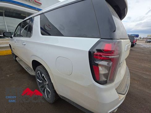 Used 2023 Chevrolet Suburban High Country AWD/4WD image 8