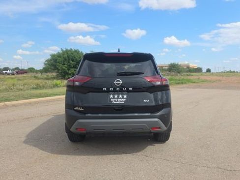 Used 2023 Nissan Rogue SV FWD image 7
